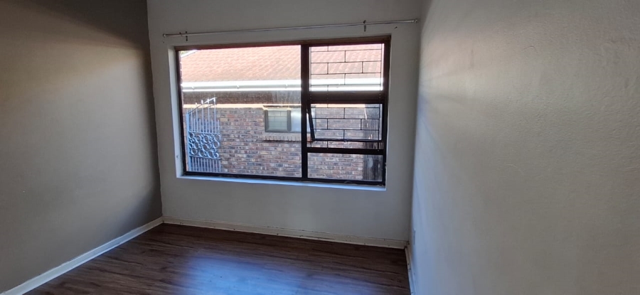 4 Bedroom Property for Sale in Nahoon Valley Park Eastern Cape